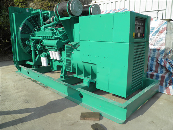 郁南出租发电机 发电机组厂家：柴油发电机组的控制屏的作用是什么？