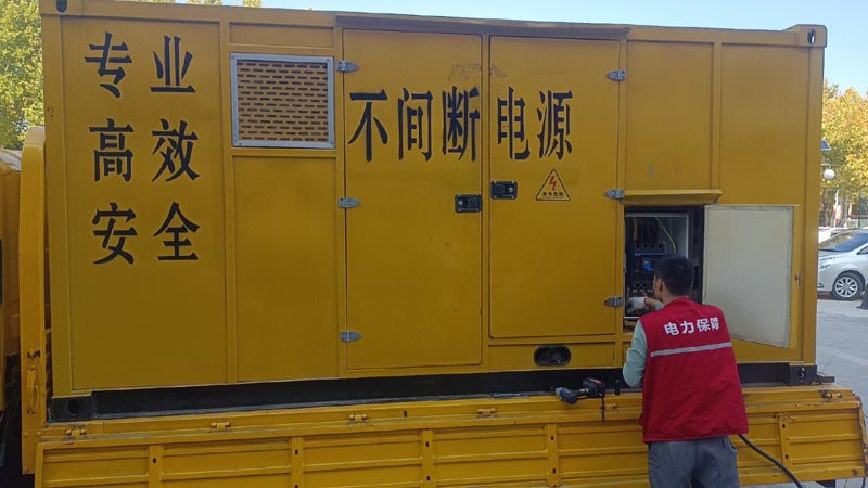 郁南柴油发电机组和UPS电源配合使用时，如何避免切换过程中的电力中断？
